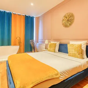 Royal Republique Appartement Paris